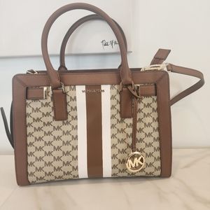 MICHEAL KORS CENTER STRIPE DILLON TZ MEDIUM SATCHEL. Natural/ multi